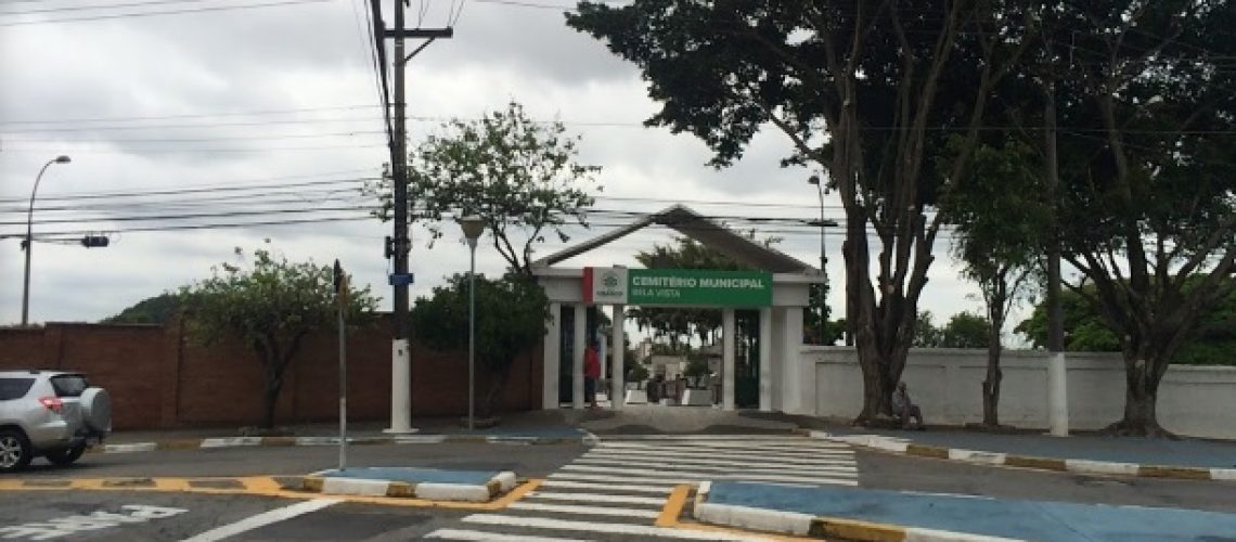 Coroa de Flores Cemitério Municipal Bela Vista